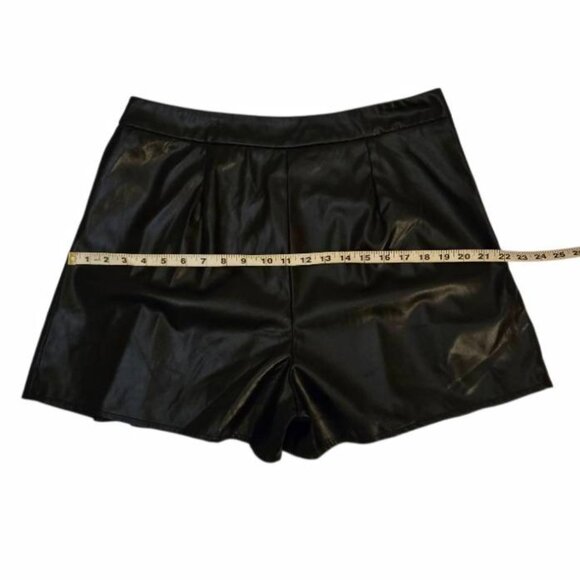Shein Pleated Faux Leather Shorts XL - Picture 8 of 9
